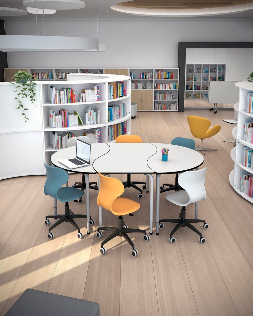 Mia Lift school chair