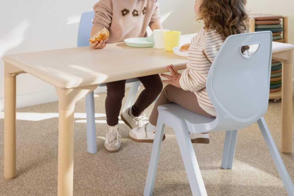 Mirplay School jaunās skolas mēbeles 2026